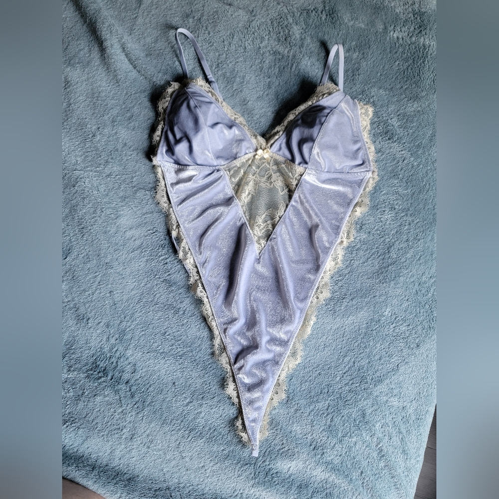 SKIMS Elegant Lace Trimmed Blue Velvet Lingerie Onesie size XL